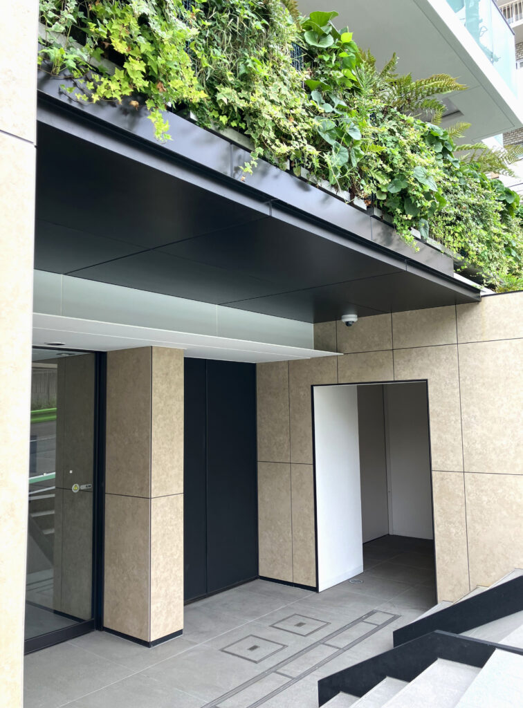 Refir orbe麻布仙台坂　庇パネル